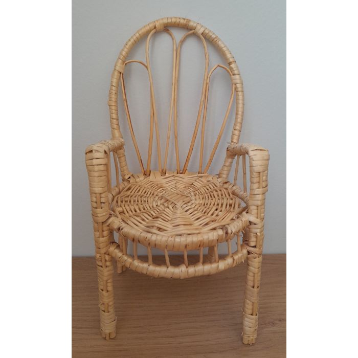 €7.50 Rotan rieten stoel klein voor popje max. 28cm €7.50 Rotan rieten stoel klein voor popje max. 28cm