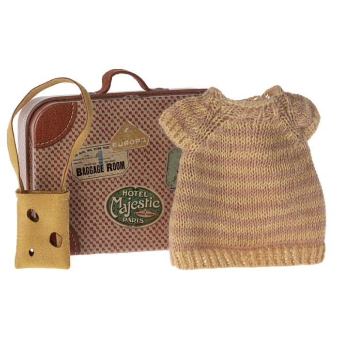 Maileg kleding in koffer Grote Zus 13cm(Knitted dress and bag in suitcase, Big sister mouse) Maileg kleding in koffer Grote Zus 13cm(Knitted dress and bag in suitcase, Big sister mouse)